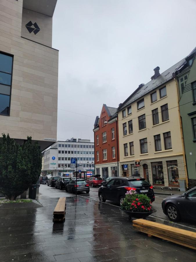 Single Elegant Room I Sentrum- Sea View Ålesund Exterior foto
