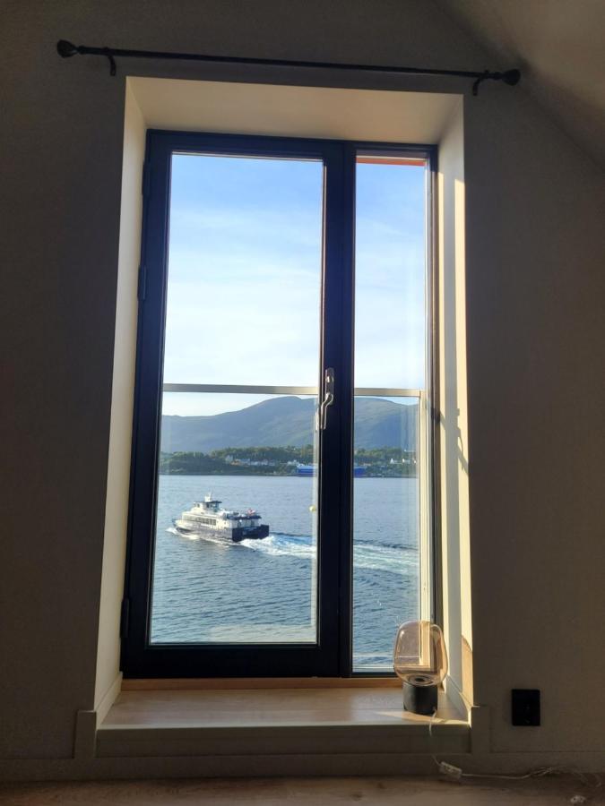 Single Elegant Room I Sentrum- Sea View Ålesund Exterior foto