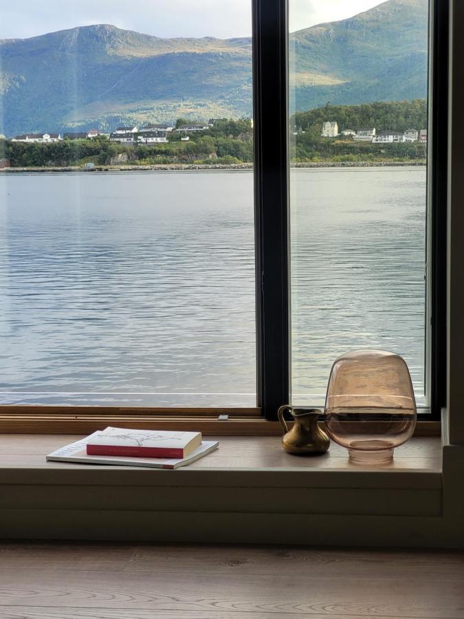 Single Elegant Room I Sentrum- Sea View Ålesund Exterior foto