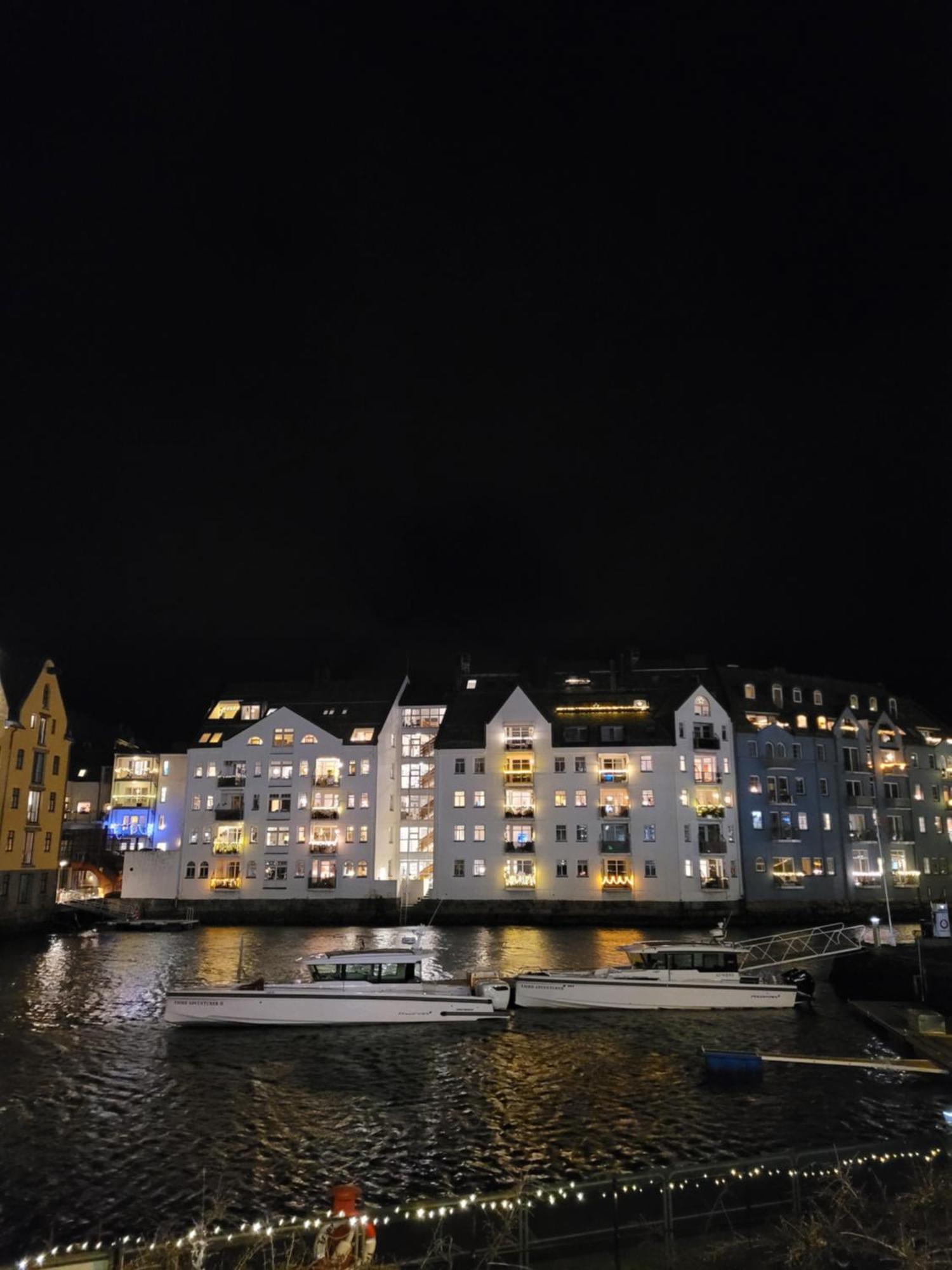 Single Elegant Room I Sentrum- Sea View Ålesund Exterior foto